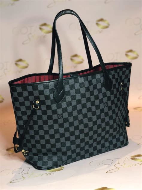 black damier louis vuitton bag